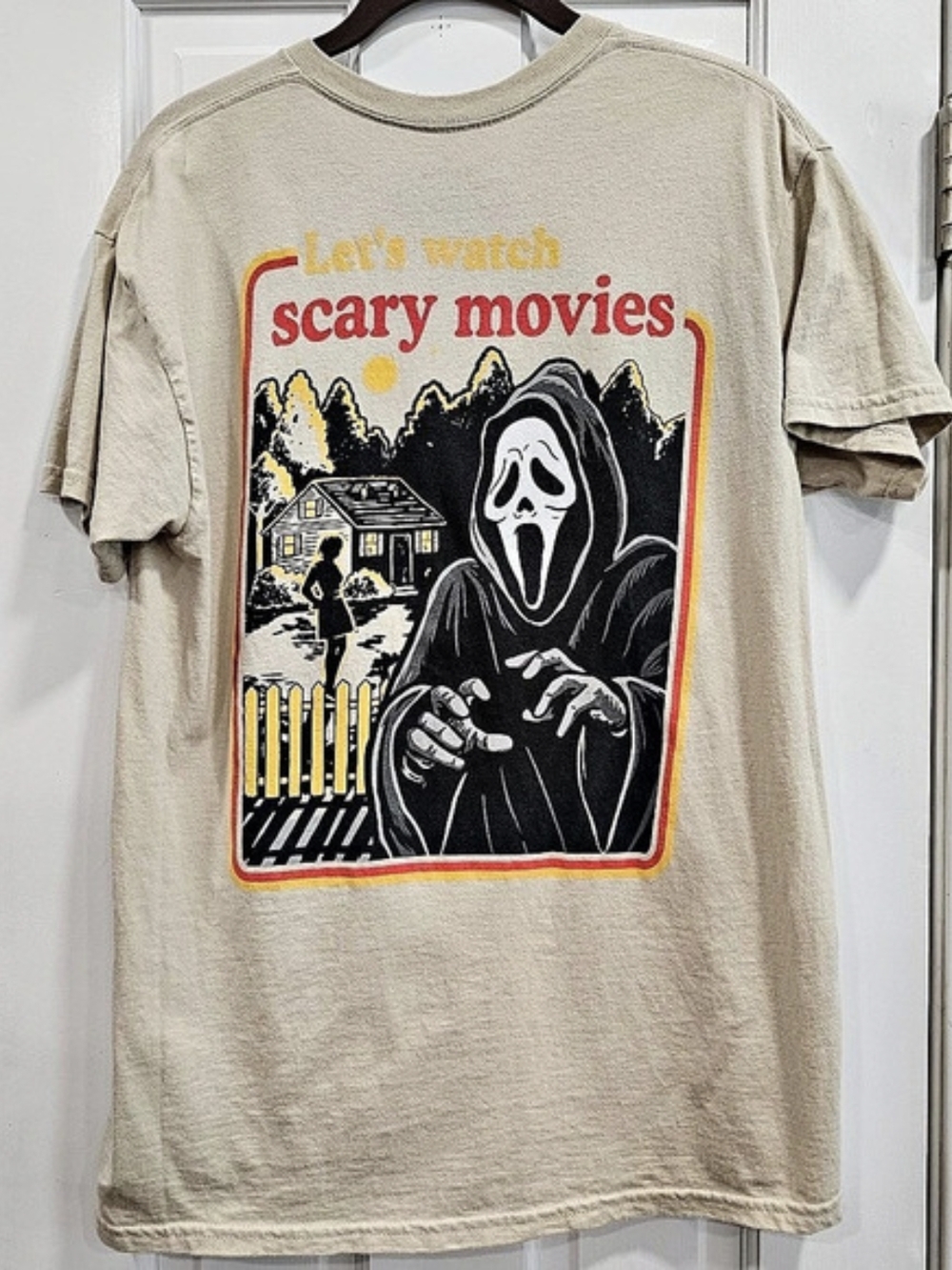 Ghost Face Scream Lets Watch Scary Movies T Shirt Medium Tan Beige Horror NWOT